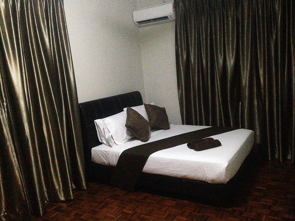 Here Hotel Skudai Extérieur photo