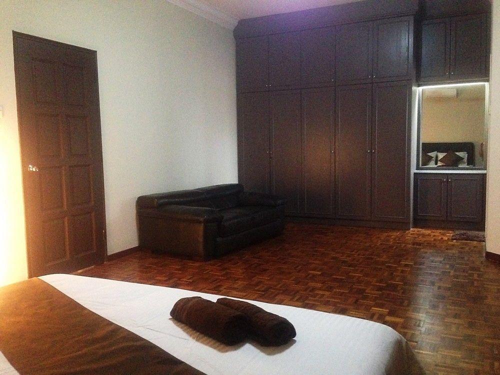 Here Hotel Skudai Extérieur photo