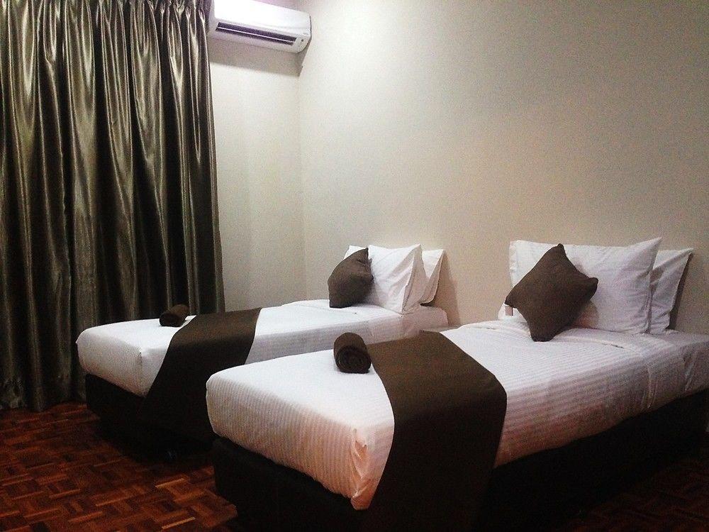Here Hotel Skudai Extérieur photo