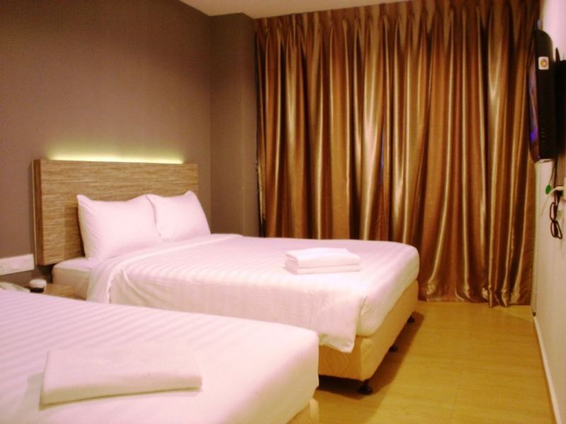 Here Hotel Skudai Extérieur photo