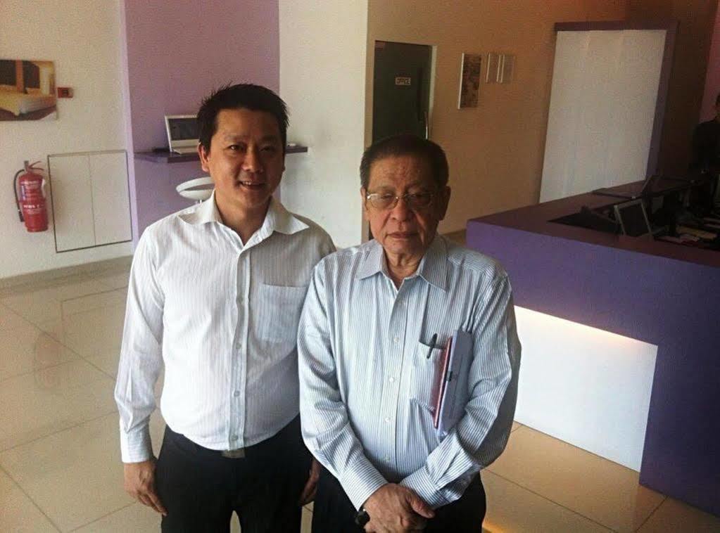 Here Hotel Skudai Extérieur photo