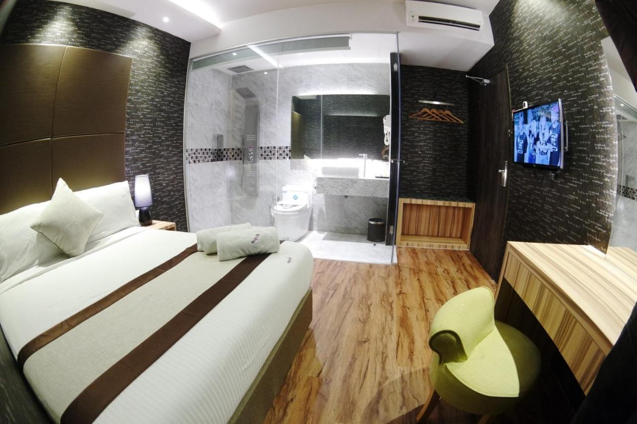 Here Hotel Skudai Extérieur photo