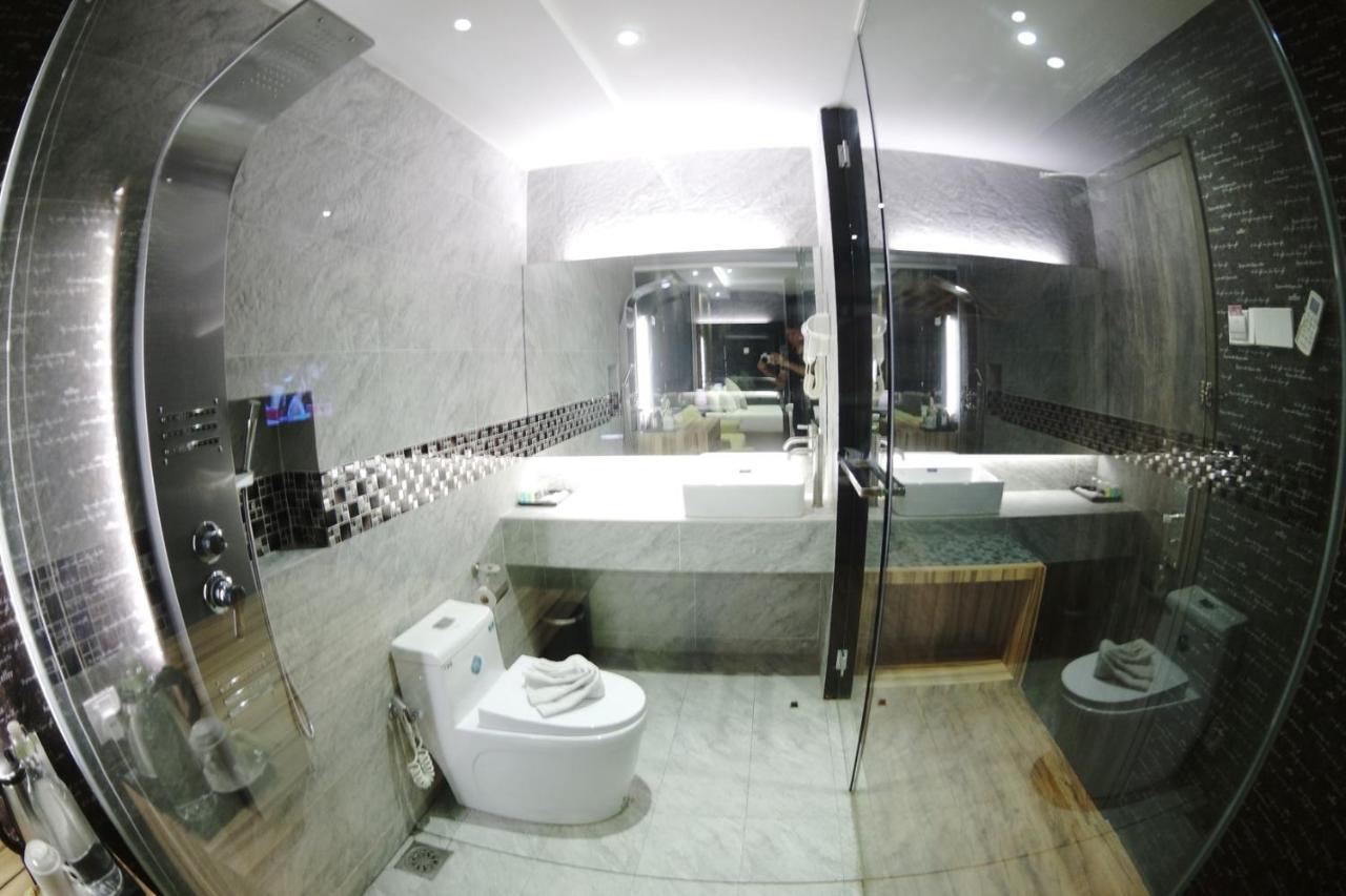 Here Hotel Skudai Extérieur photo