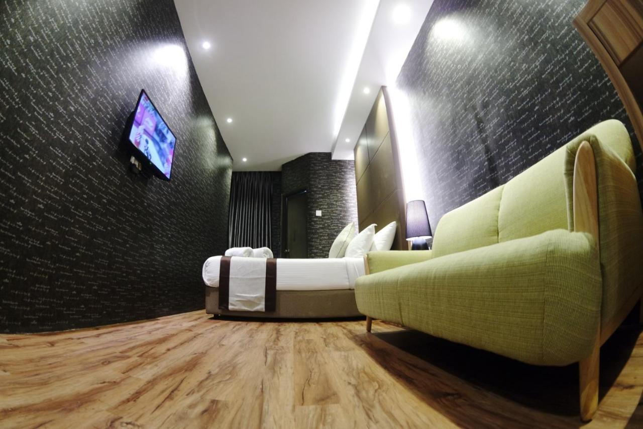 Here Hotel Skudai Extérieur photo
