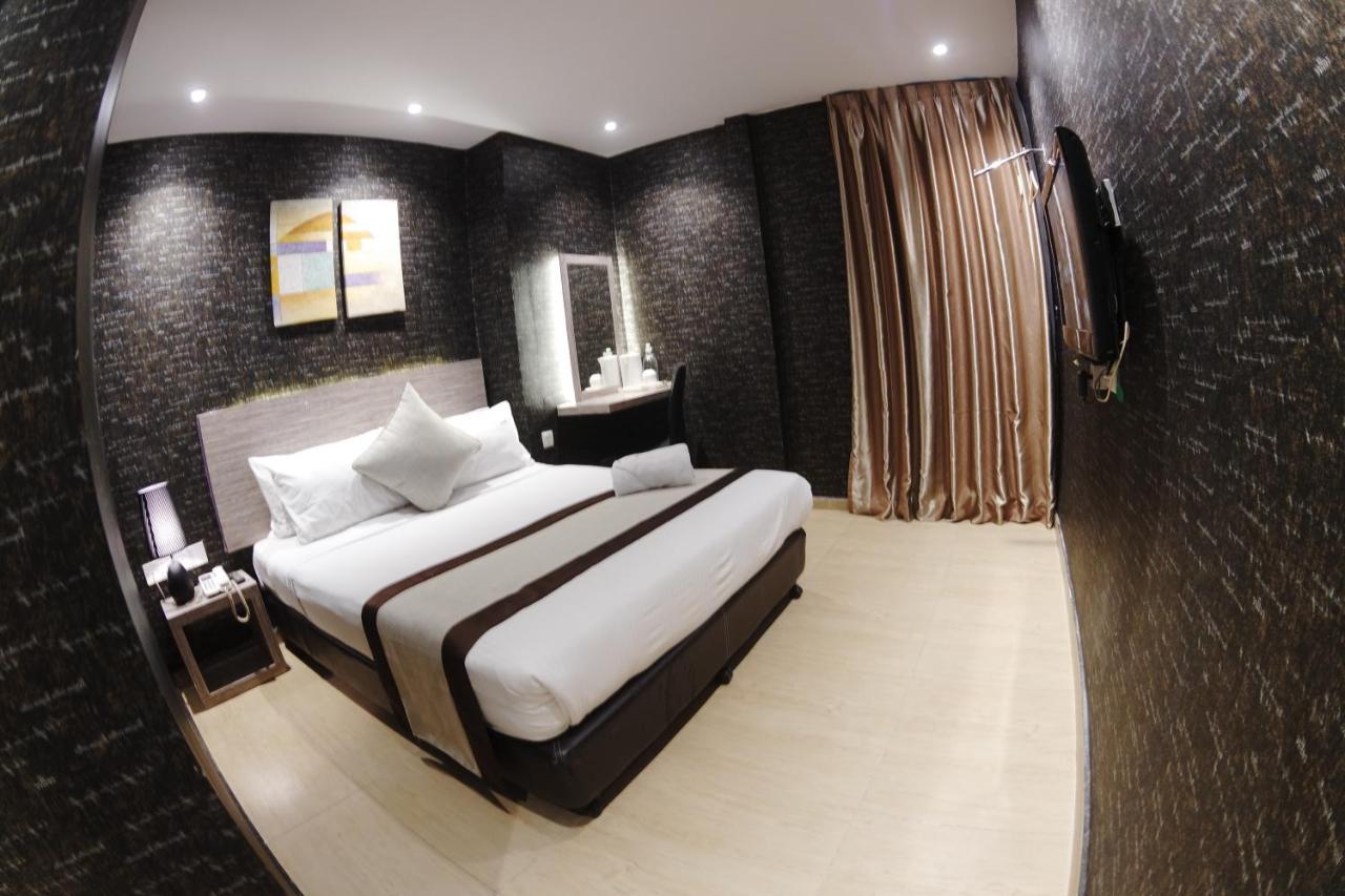 Here Hotel Skudai Extérieur photo