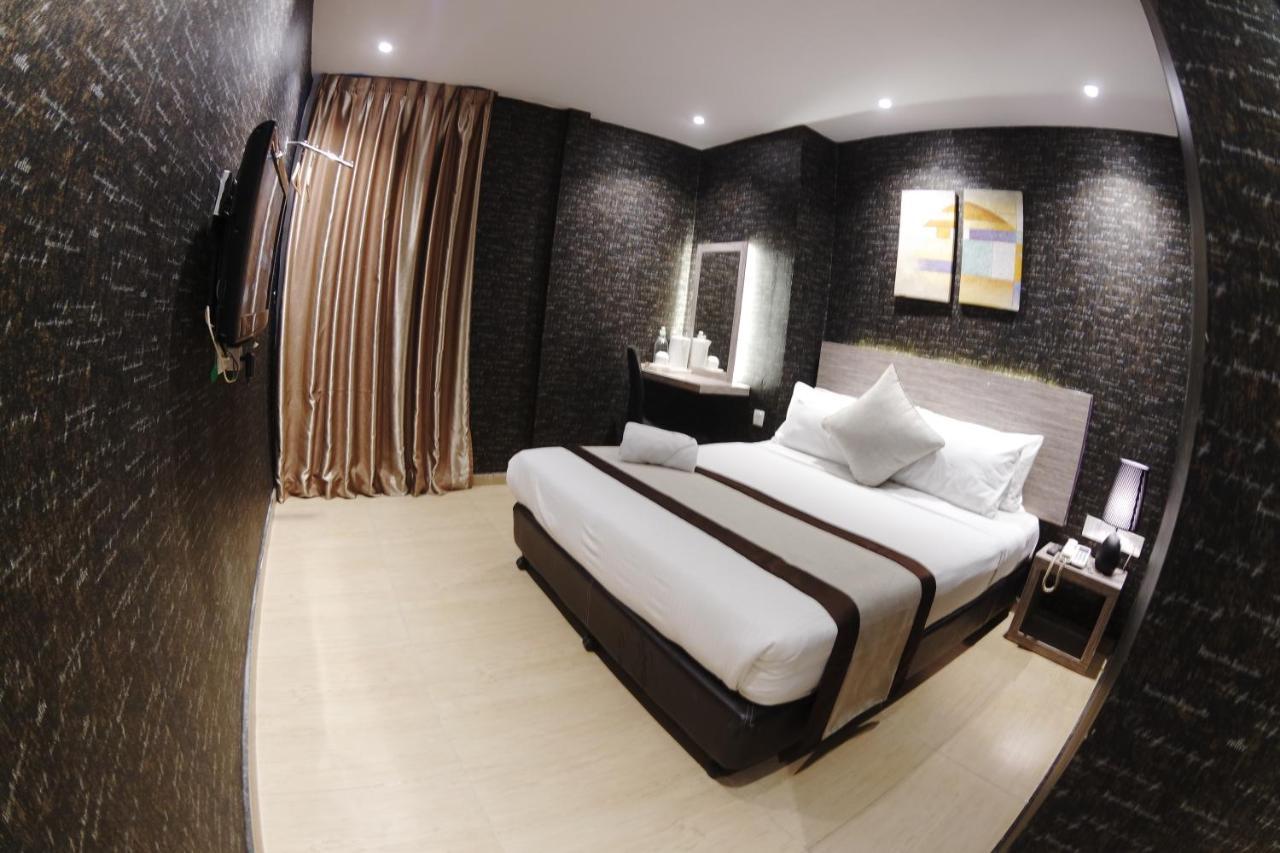Here Hotel Skudai Extérieur photo