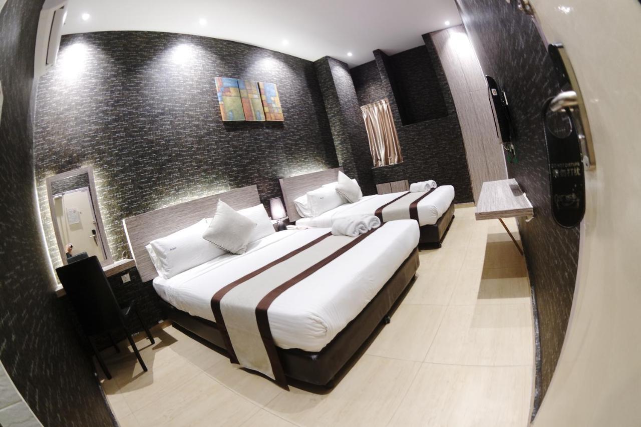 Here Hotel Skudai Extérieur photo