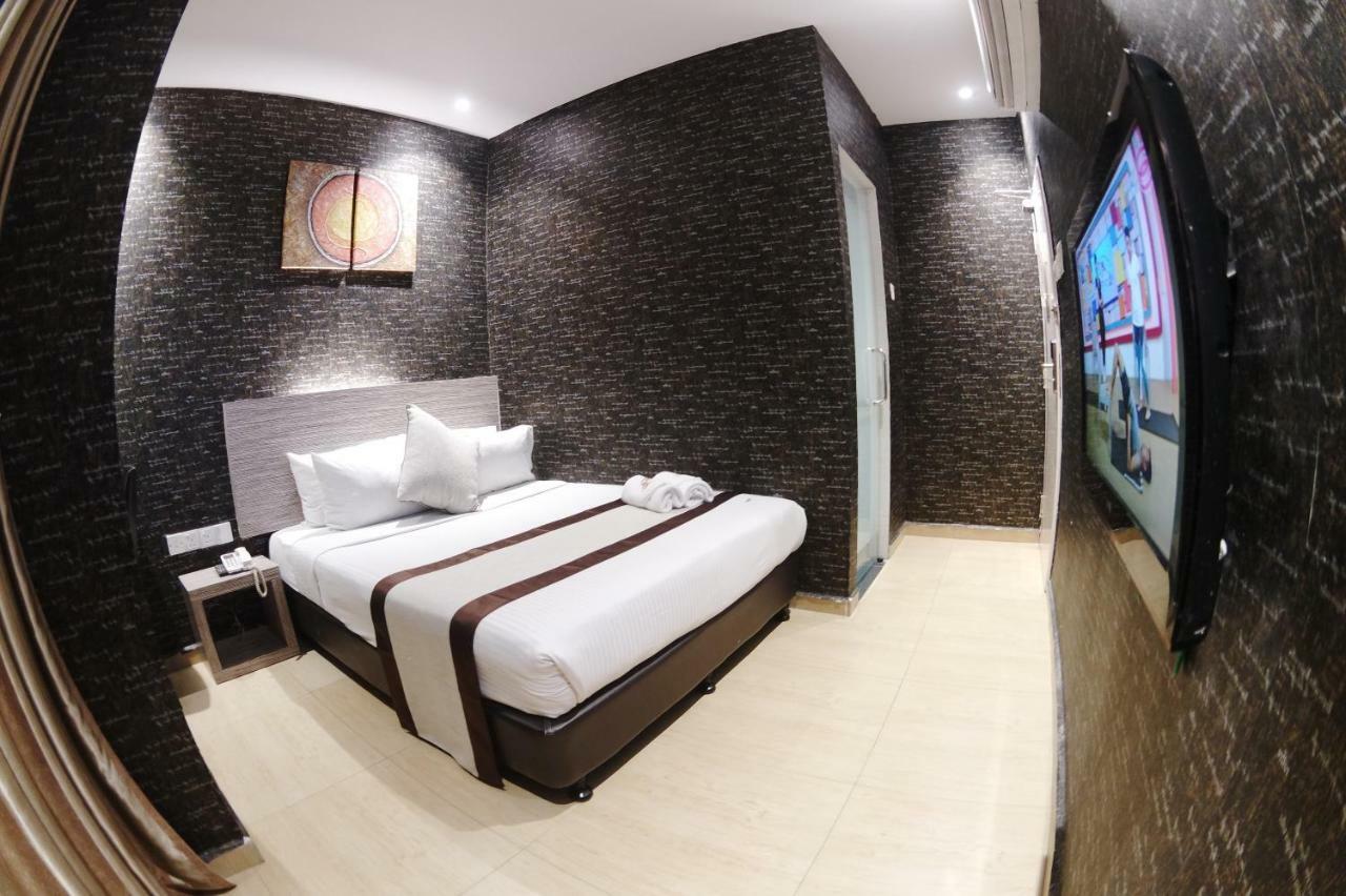 Here Hotel Skudai Extérieur photo
