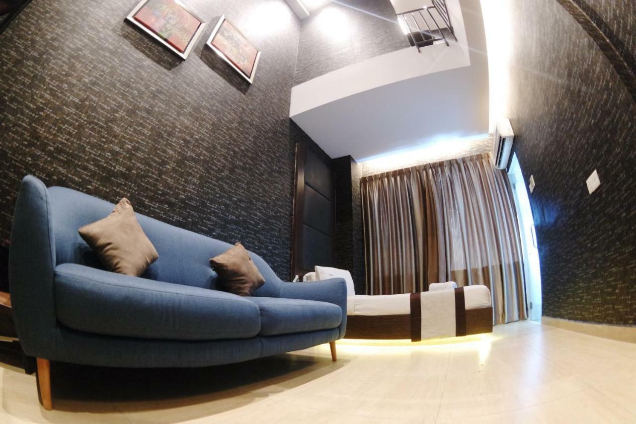 Here Hotel Skudai Extérieur photo