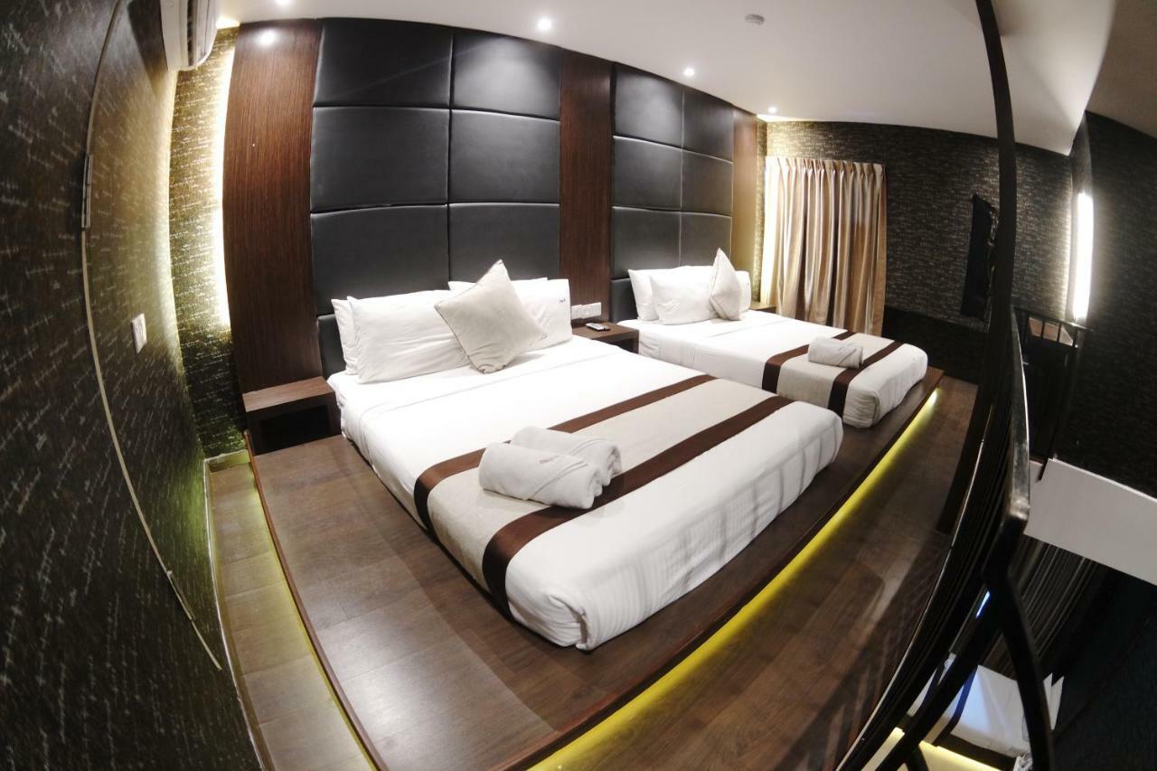 Here Hotel Skudai Extérieur photo